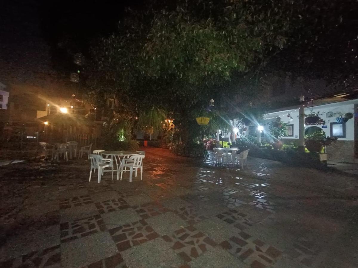 Hotel Villa Maritza Melgar Extérieur photo